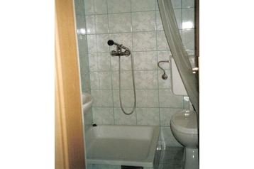 Privatni smještaj Gradac 2